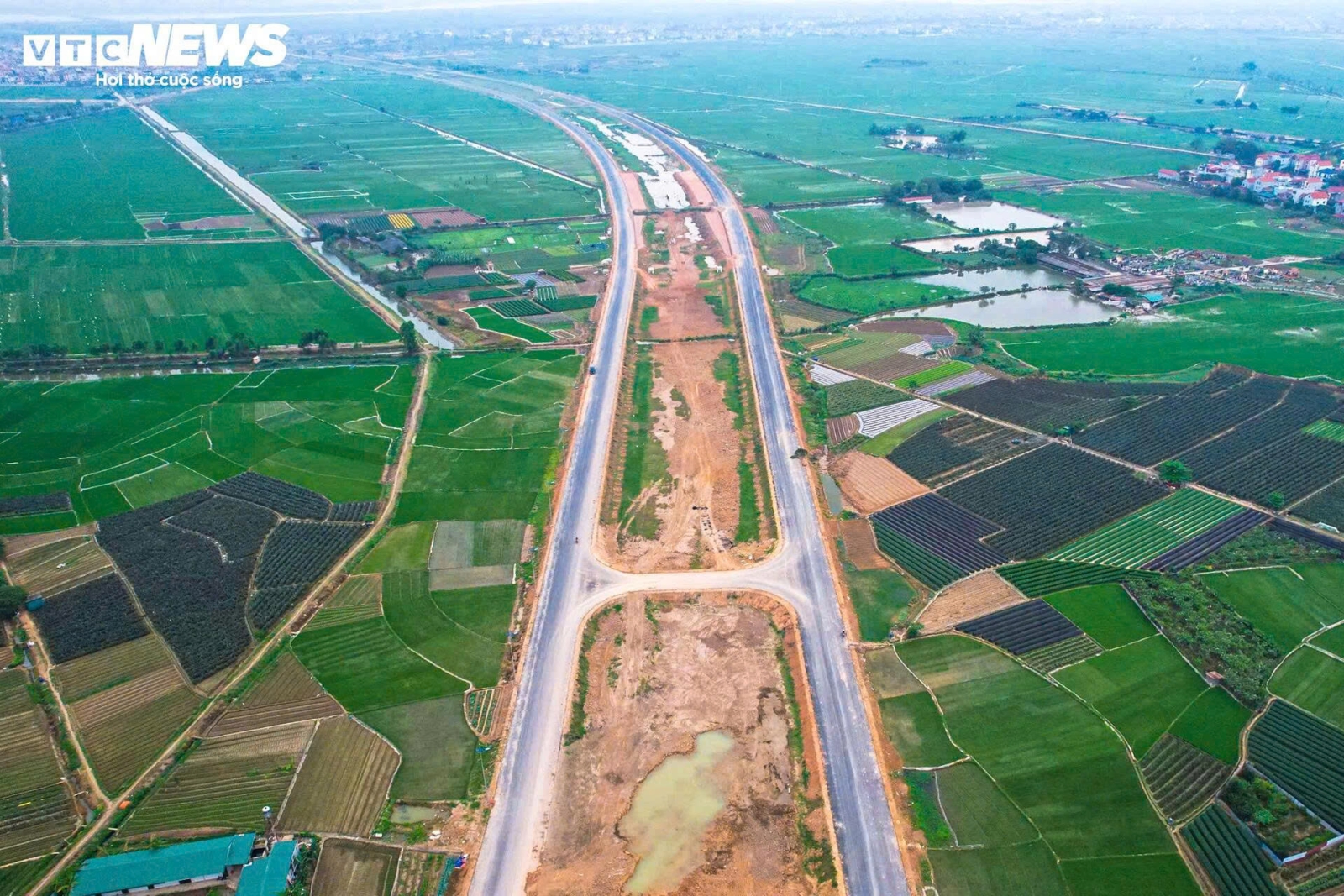 Thông xe kỹ thuật đường song hành ngay trong tháng 6-2026